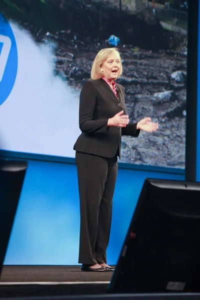 LAS VEGAS, NV - JUNE 5, 2012: HP president and chief executive officer Meg Whitman delivers an address to HP Discover 2012 conference on June 5, 2012 in Las Vegas, NV — Stock Photo, Image
