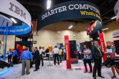 Las Vegas, Nv - 10 Haziran 2013: Booth akıllı bilgisayar fuarında çerçevesindeki IBM kenar 2013 Konferansı 10 Haziran 2013 tarihinde Las Vegas, NV