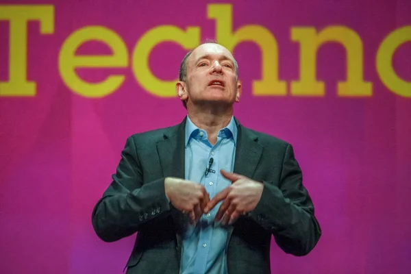 ORLANDO, FLORIDA - JANUARY 18, 2012: Inventor and founder of World Wide Web Sir Tim Berners-Lee delivers an address to IBM Lotusphere 2012 conference on January 18, 2012. He  speaks about social Web — Stock Photo, Image