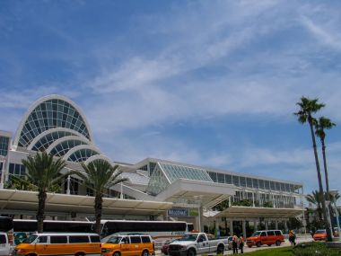 Orlando, Fl, Amerika Birleşik Devletleri - 21 Mayıs 2007: Emc dünya Konferansı Orlando, ABD'de 21 Mayıs 2007 tarihinde Orange county Kongre Merkezi, ana girişine
