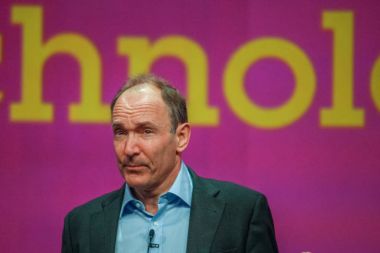 Orlando, Florida - 18 Ocak 2012: Mucit ve kurucusu World Wide Web efendim Tim Berners-Lee sunar bir adresi IBM Lotusphere 2012 toplantısına 18 Ocak 2012 tarihinde. Sosyal Web hakkında konuşuyor