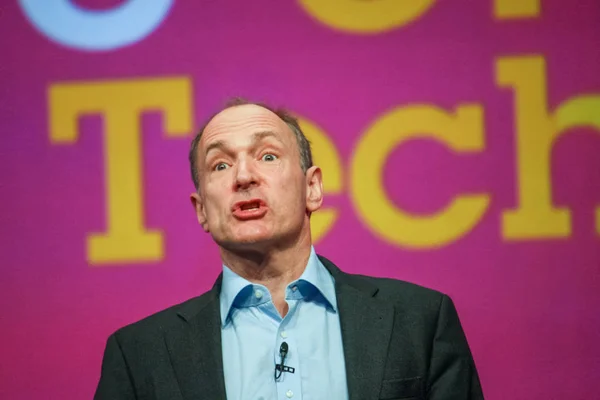 Orlando, Florida - 18 Ocak 2012: Mucit ve kurucusu World Wide Web efendim Tim Berners-Lee sunar bir adresi IBM Lotusphere 2012 toplantısına 18 Ocak 2012 tarihinde. Sosyal Web hakkında konuşuyor — Stok fotoğraf