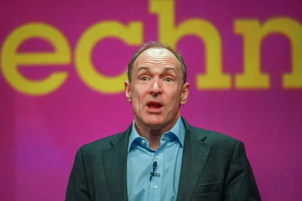 ORLANDO, FLORIDA - JANEIRO 18, 2012: Inventor e fundador da World Wide Web Sir Tim Berners-Lee entrega um discurso à conferência IBM Lotusphere 2012 em 18 de janeiro de 2012. Ele fala sobre Web social — Fotografia de Stock