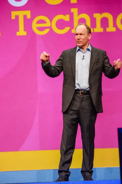 ORLANDO, FLORIDE - 18 JANVIER 2012 : L'inventeur et fondateur du World Wide Web Sir Tim Berners-Lee prononce un discours lors de la conférence IBM Lotusphere 2012 le 18 janvier 2012. Il parle du Web social — Photo