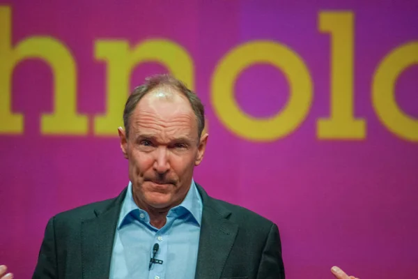 Orlando, Florida - januari 18, 2012: Uppfinnare och grundare av World Wide Web Sir Tim Berners-Lee levererar en adress till Ibm Lotusphere 2012 konferens januari 18, 2012. Han talar om sociala webben — Stockfoto
