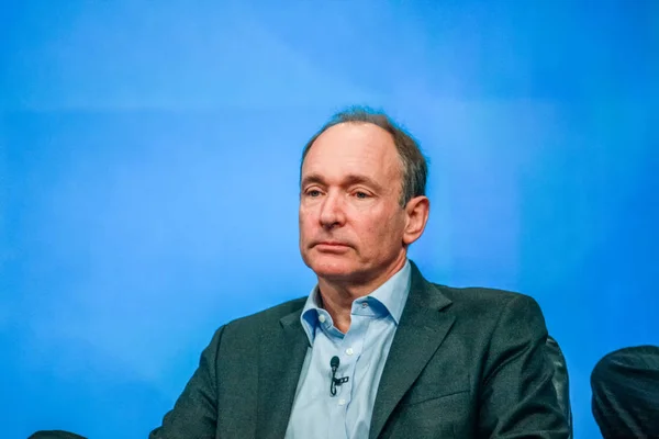 ORLANDO, FLORIDA - JANUARY 18, 2012: Inventor and founder of World Wide Web Sir Tim Berners-Lee delivers an address to IBM Lotusphere 2012 conference on January 18, 2012. He  speaks about social Web — Stock Photo, Image