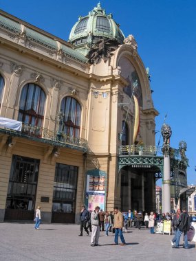 Prag, Çek Cumhuriyeti - 31 Mart 2004: 31 Mart 2004 tarihinde International Collegiate programlama yarışması Obecni Dum konser salonunda Prag, Çek Cumhuriyeti öğrenciler git