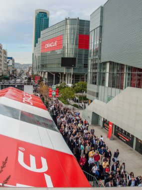 San Francisco, Ca, Amerika Birleşik Devletleri - 12 Kasım 2007: Katılımcı Oracle açık dünya konferans git Moscone merkeze 12 Kasım 2007 tarihinde San Francisco, Kaliforniya, ABD
