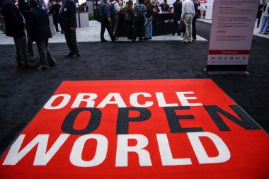 San Francisco, Ca, Amerika Birleşik Devletleri - 13 Kasım 2007: Sergi Salonu Oracle Openworld konferans Moscone Center'da 13 Kasım 2007 tarihinde San Francisco, Ca, giriş