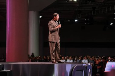 San Francisco, Ca, Amerika Birleşik Devletleri - 14 Kasım 2007: Oracle CEO'su Larry Ellison yaptığı konuşmada Moscone Center'da Oracle Openworld toplantısında 14 Kasım 2007 tarihinde yapar