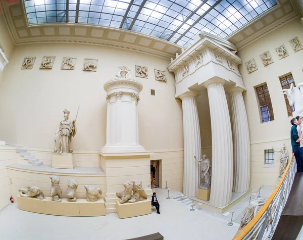 MOSCOW, RÚSSIA - JAN 14, 2020: Ancient Greek hall of Pushkin Sta — Fotografia de Stock