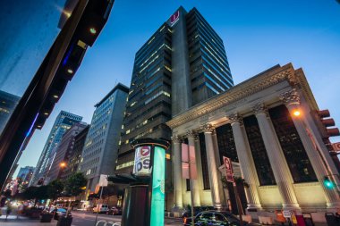 SAN FRANCISCO, ABD - OCT 2, 2012: Bank of California logosu olan ve şu anda 2 Ekim 2012 tarihinde ABD 'nin San Francisco kentinde Union Bank' a ait olan binaya gece görüşü