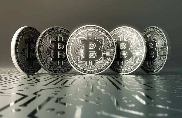 Fem virtuella silvermynt Bitcoins på kretskortet — Stockfoto