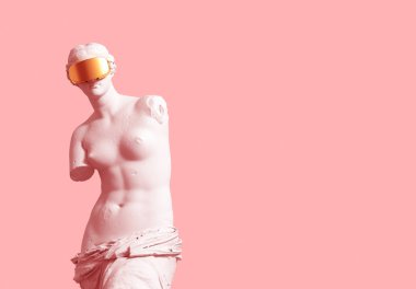 Pembe Arkaplanda Altın Vr Gözlüklü 3d Afrodit Modeli