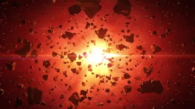 Kızıl Güneş Işıklarında Asteroit Kümesi.