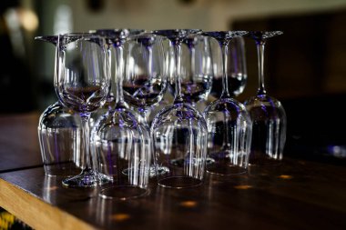 Akşam yemeği, parti, düğün ya da Noel için güzel bir şarap takımı.