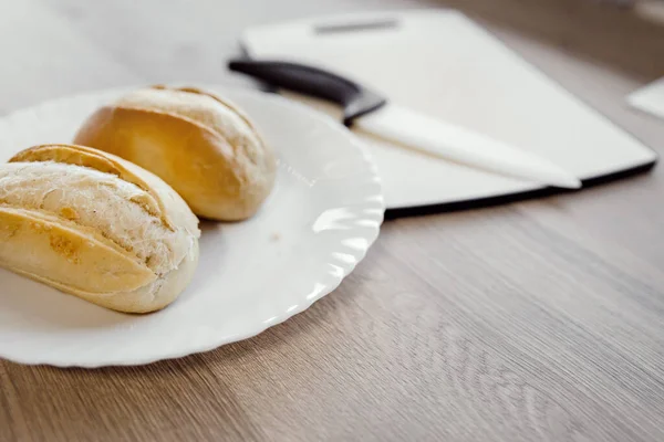 Tabakta Ekmek Fast Food Hazırlanmak Için Ekmek Tereyağı Için Sandviç — Stok fotoğraf
