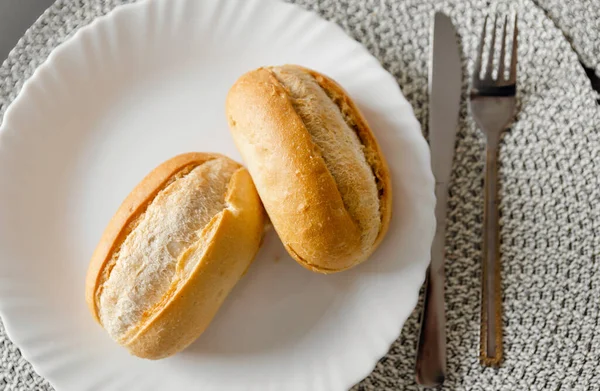 Хлеб Тарелке Лежащий Хлеб Тарелке Подготовиться Фаст Фуду Сэндвич Масло — стоковое фото
