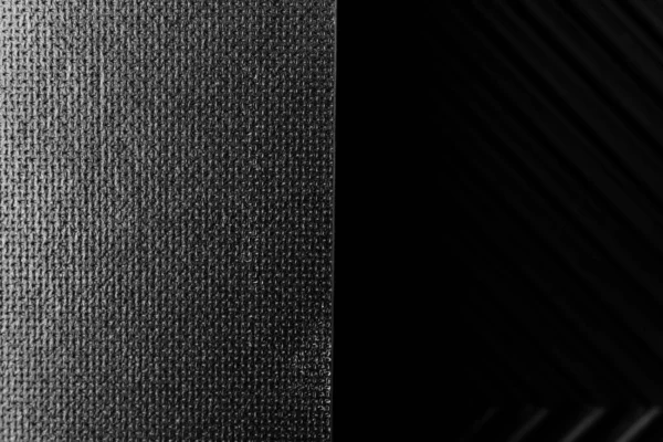 平行線の黒と白のエンボス加工 シームレスな黒のラインエンボス加工パターンの白のコンクリート壁のプラスタリング テクスチャ抽象 — ストック写真