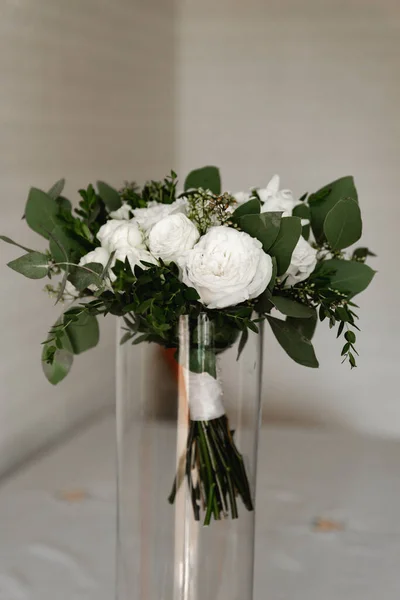 Vazoda Bir Düğün Buketi Güzel Çiçekli Şık Bir Düğün Buketi — Stok fotoğraf