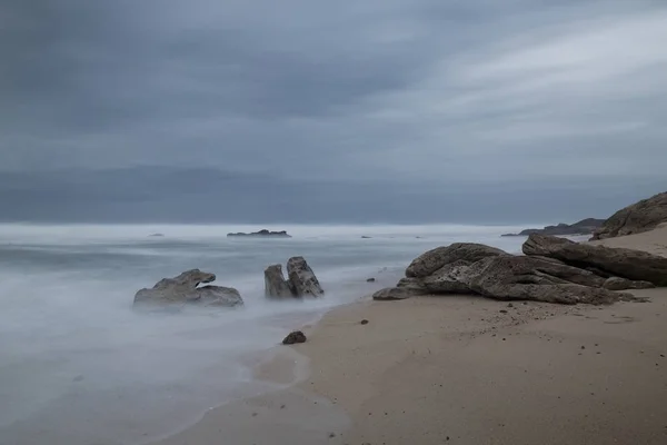 Figueira da Foz minimalist deniz manzarası. 