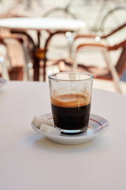 Geleneksel Fas Marakeş bir kafede kahve ve nane çayı, 