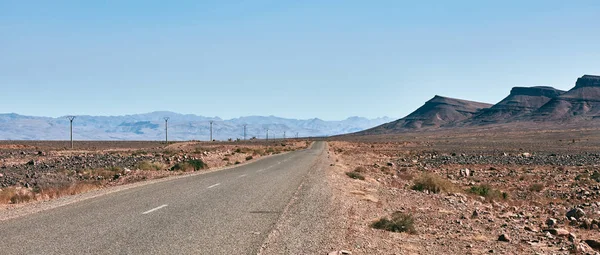 Strada senza fine nel deserto del Sahara, Africa - Panorama — Foto Stock