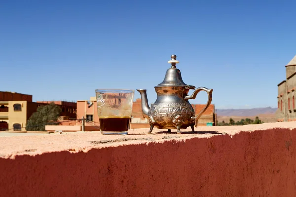 Traditionella marockanska kaffe på ett café i Marrakech, Marocko — Stockfoto