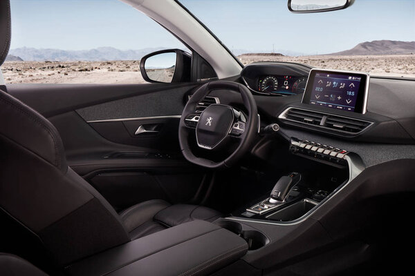 Интерьер Peugeot 3008 Электронная сборка с марокканскими землями
