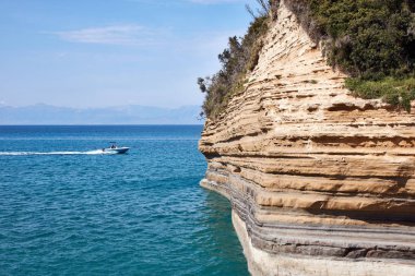 Sidari, Korfu, Yunanistan. Sidari 'deki Kanal D' Amour 'un kaya oluşumu. Aşk Kanalı.