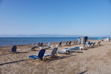 Sidari, Corfu Island, Yunanistan. Plaj üzerinde hiçbir kişi ile güneşli gün.