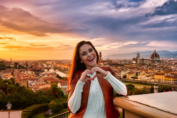 Young Woman Holding Her Hands Gesture Heart Panorama Florence Sunset — Stock Photo, Image