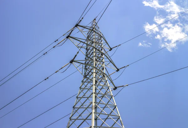 Elektrycznych linii napowietrznych wysokiego napięcia — Zdjęcie stockowe