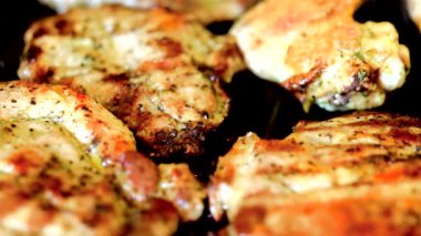 Izgarada taze et pişirme