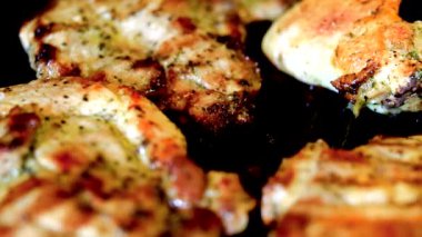 Izgarada taze et pişirme