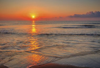 Denizin Üzerinde Gün Doğumu