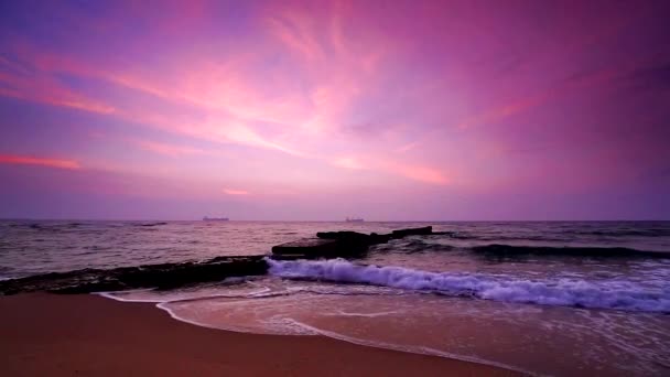 Beautiful sunrise over the sea — Stock Video