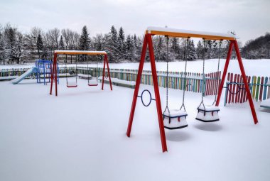 Karla kaplı Çocuk Bahçesi
