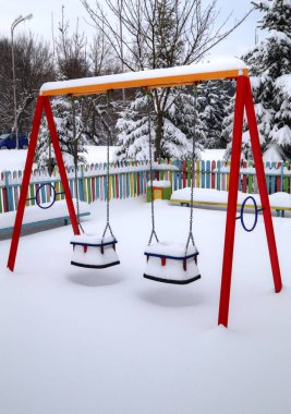 Karla kaplı Çocuk Bahçesi