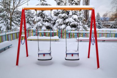 Karla kaplı Çocuk Bahçesi