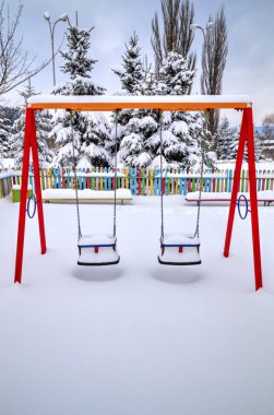 Karla kaplı Çocuk Bahçesi