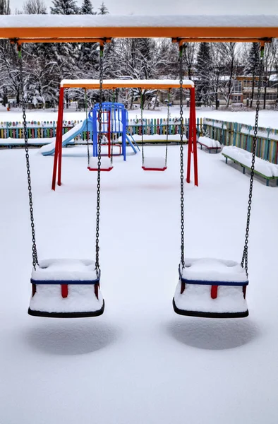 Karla kaplı Çocuk Bahçesi