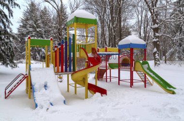 Karla kaplı Çocuk Bahçesi