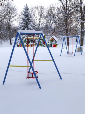 Karla kaplı Çocuk Bahçesi