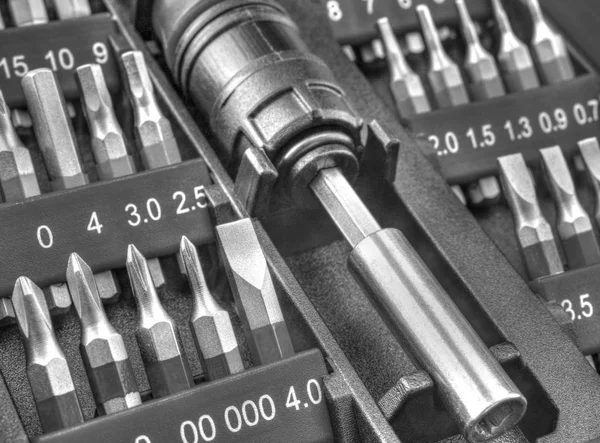 Mekaniska bitars verktyg set i svart och vitt — Stockfoto