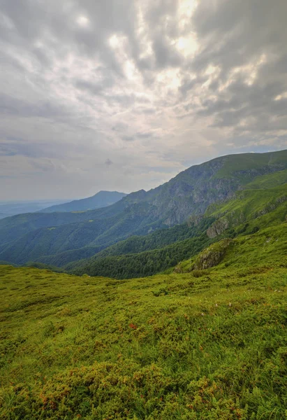 Bela paisagem montanhosa — Fotografia de Stock