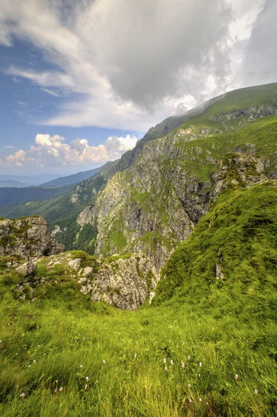 Bela paisagem montanhosa — Fotografia de Stock