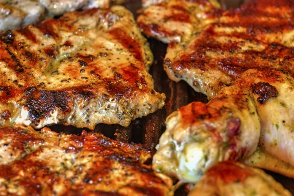 Izgarada taze et pişirme