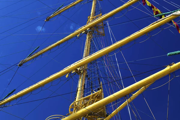 Masts of sailing ship — Stock Photo, Image