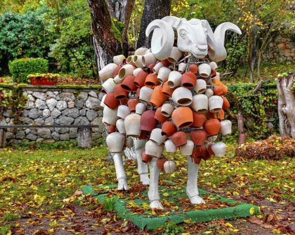 Skulptur weißer Schafe — Stockfoto